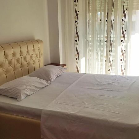 Alpha City Center Apartment Shkoder Bagian luar foto