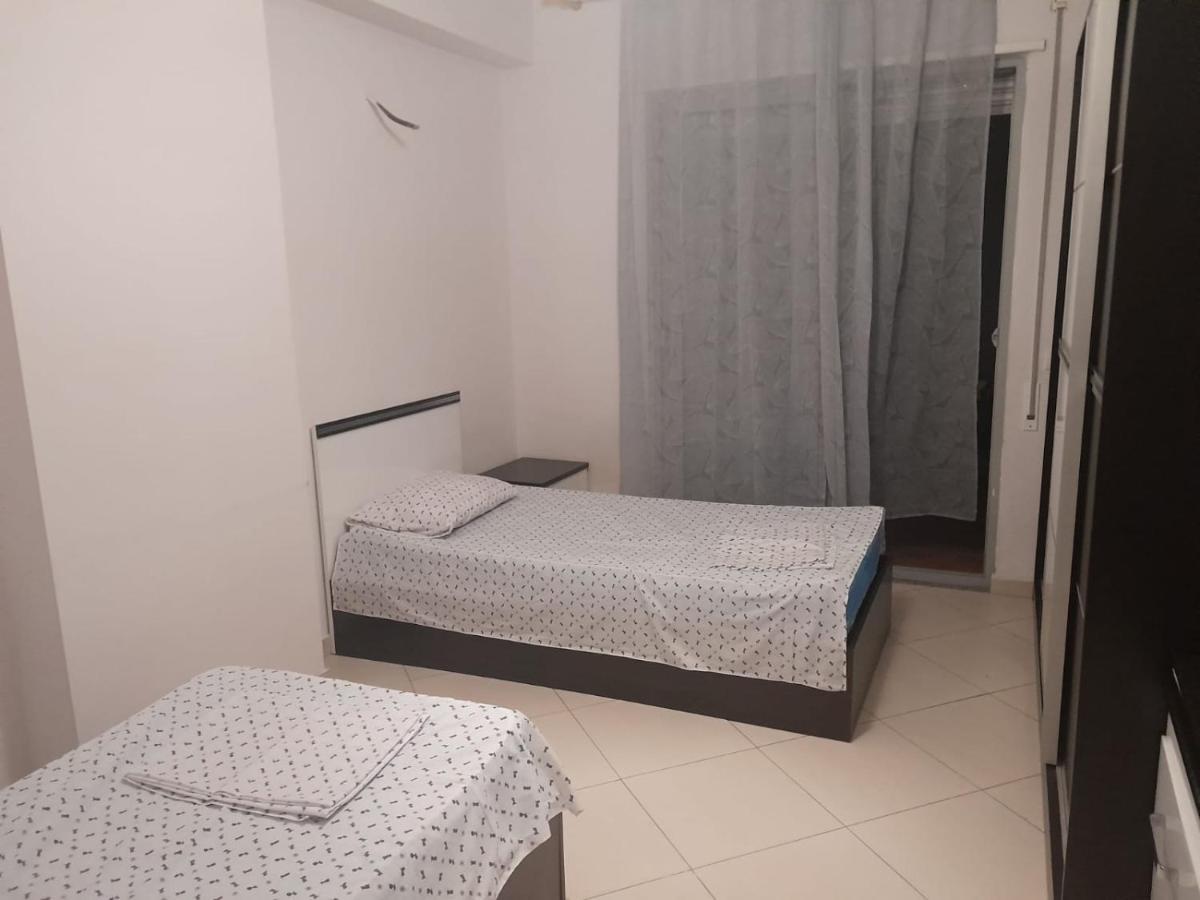 Alpha City Center Apartment Shkoder Bagian luar foto