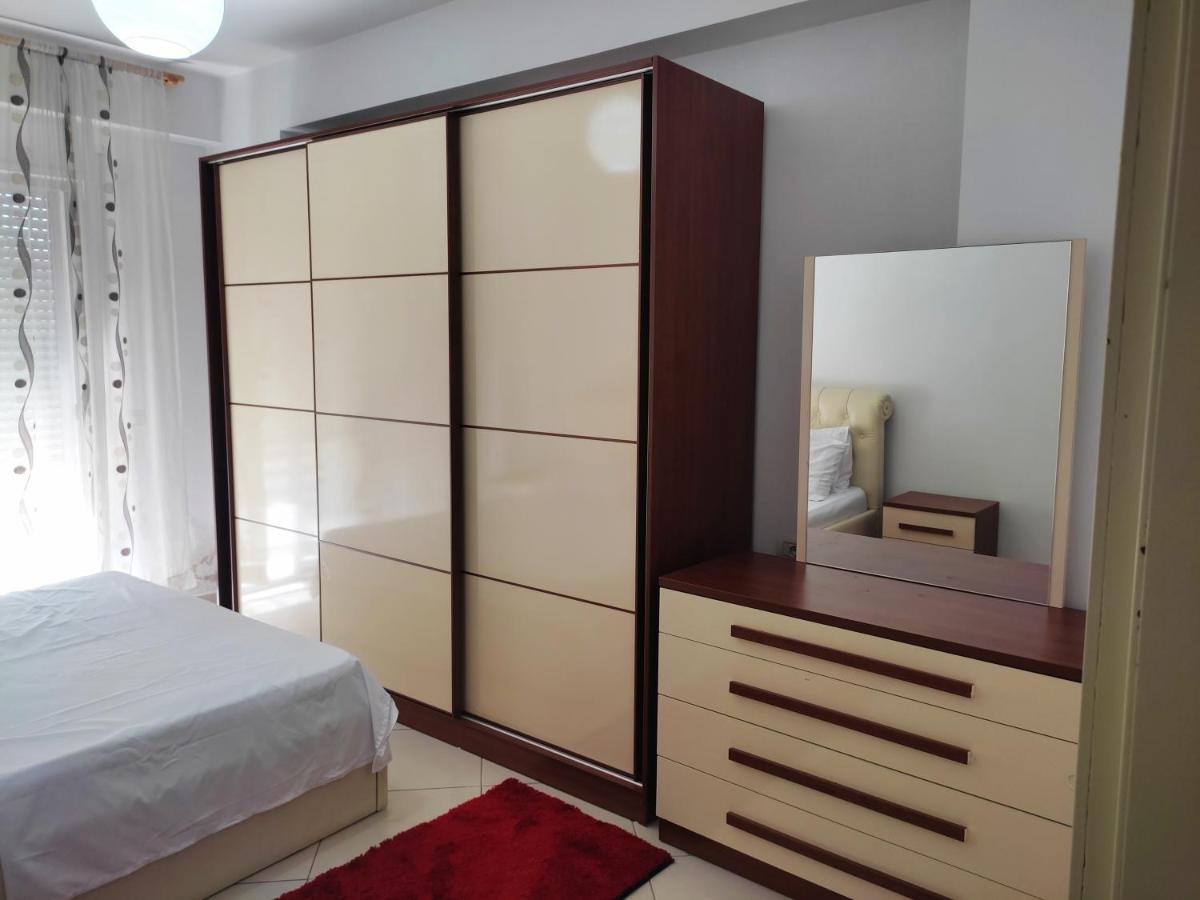 Alpha City Center Apartment Shkoder Bagian luar foto